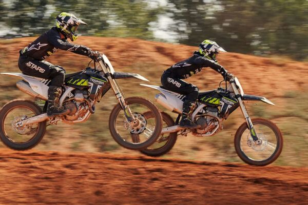 Triumph TF 250X em ação