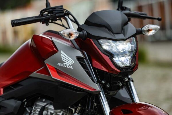Honda CG 160 Titan 2025 farol LED