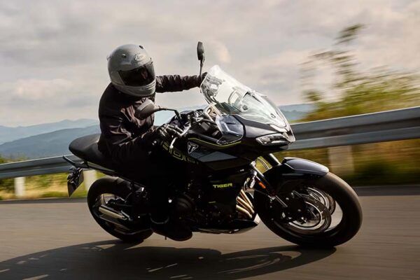 Triumph Tiger Sport 800 2