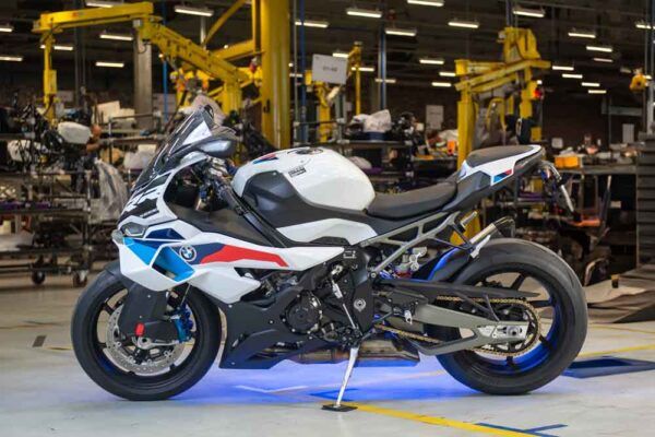 BMW S 1000 RR 2025 1