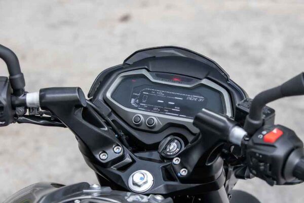 Bajaj Dominar NS 160 2025 painel