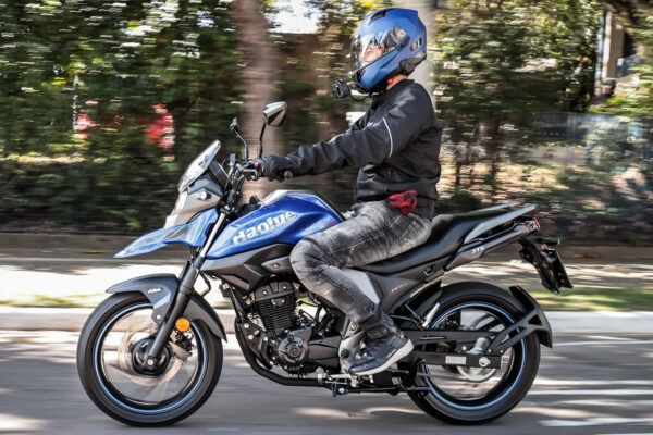 Haojue DL 160 no Brasil Azul