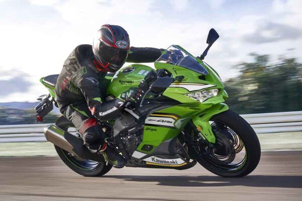 Kawasaki Ninja ZX 4RR 3