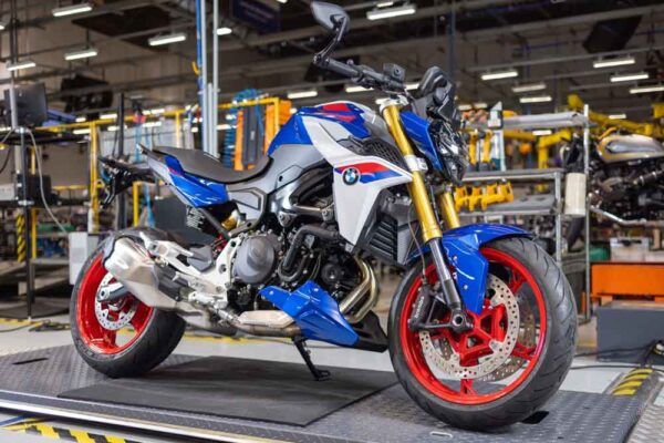 BMW F 900 R 2025 1