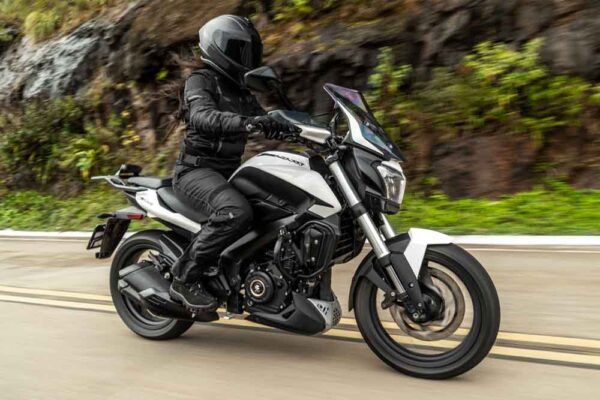 Bajaj Dominar 400 Pearl Metallic White 2