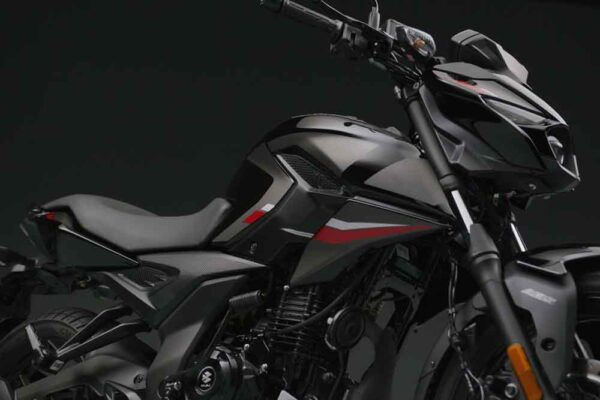 Bajaj Pulsar N150 3