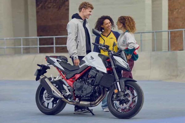 Honda Hornet 750 2025 3