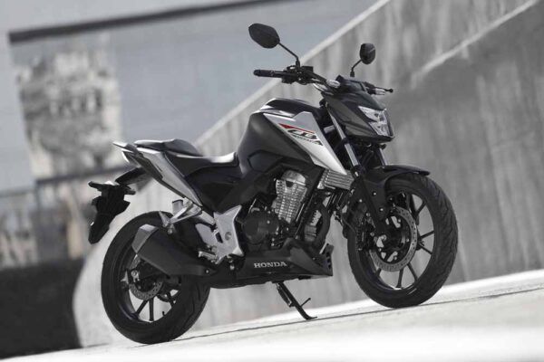 Honda CB 300F Twister 2026 preta
