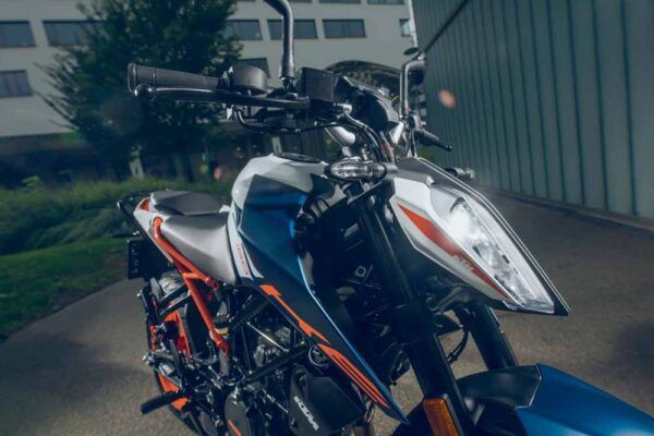 KTM 160 Duke 4