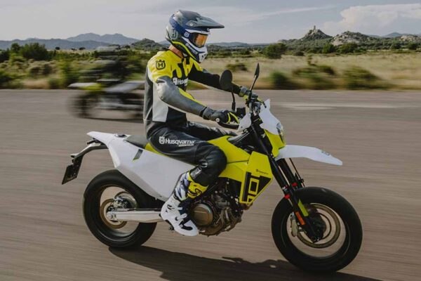 Husqvarna 701 Supermoto 2026 1