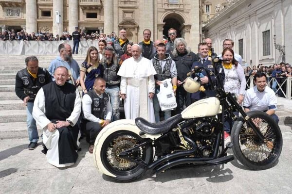 Moto do Papa Francisco Harley 1