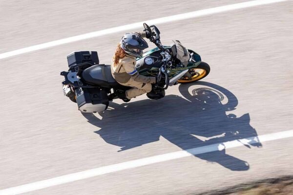 BMW R 1300 GS Aurelius Green Metallic Tramuntana 2
