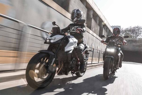 Honda CB750 Hornet 2026 3