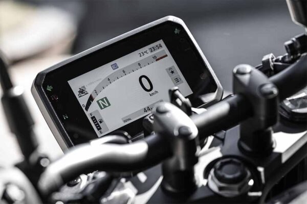 Honda CB750 Hornet 2026 painel