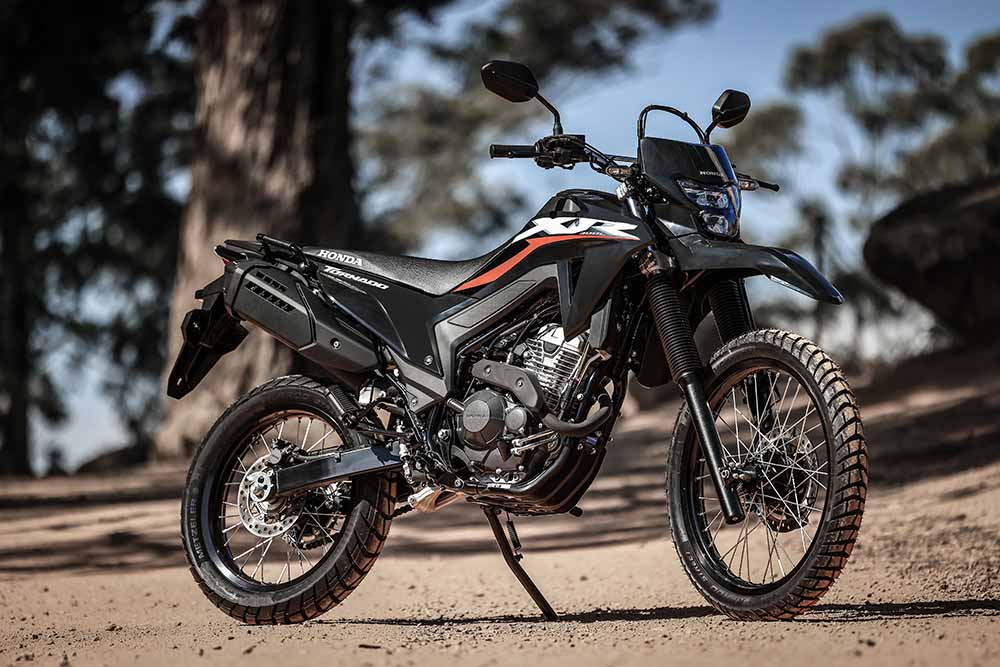 Nova Honda Tornado 2027 na cor Preta (Black), Veja fotos e preço da XR300L